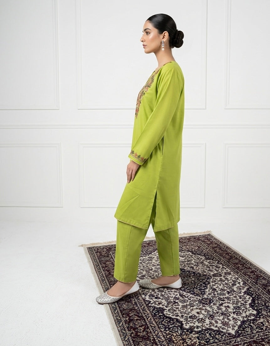Kashmiri Aari Embroidered Lime Green Cotton Kurta/ Pheran Set
